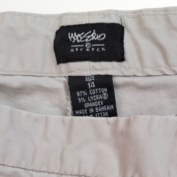 Mossimo Tan Stretch Mom Walking Shorts Size 14 - Picture 3 of 3